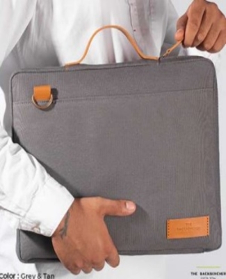 BERLIN LAPTOP BAG
( CANVAS + VEGAN LEATHER )