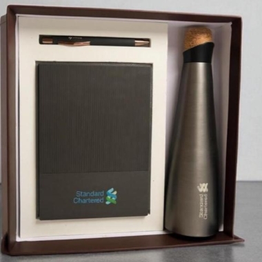 Standard Chartered-Bottle Set