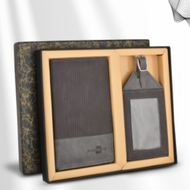 MAKE MY TRIP TRAVEL SET