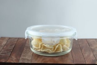 Round glass container with Air Vent Lid FMRNDCTR580