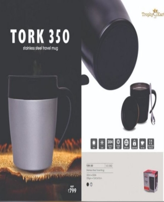 Worldwide Travel Adapter with 2usb (2100ma) & case Tork 350