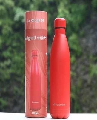 La Rouge 750ml Cola Bottle Red